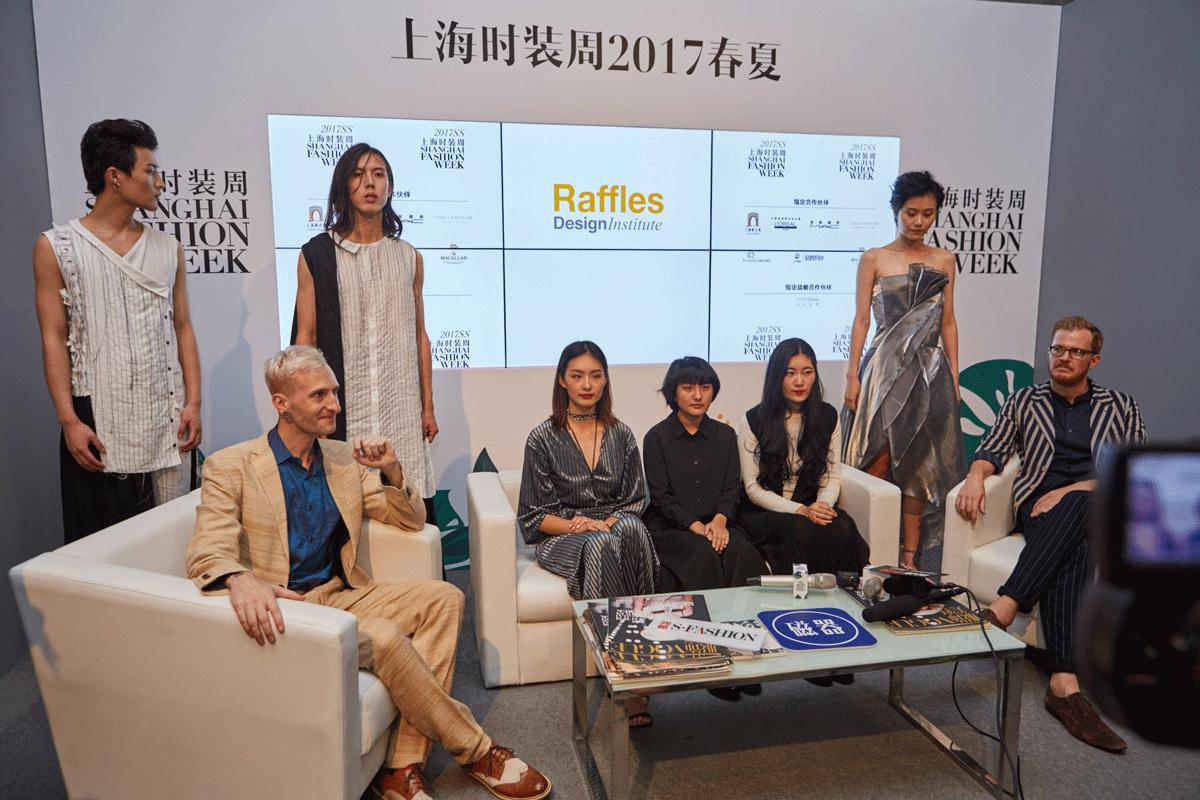 甯︿綘鐪嬩笂娴锋椂瑁呭懆,甯︿綘鐪嬫椂瑁呭懆