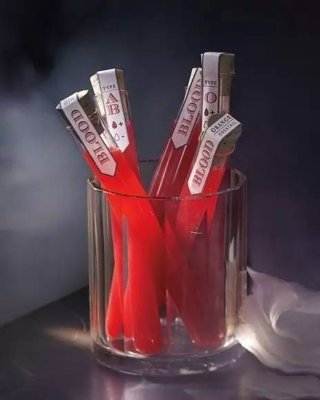 惊声尖叫万圣节|如何用一杯鸡尾酒迅速进入邪魅狂狷世界？