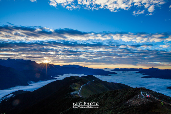 达瓦更扎与牛背山,达瓦更扎和牛背山有啥区别