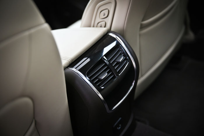 别克君越1.8l混动版评测,别克君越2024款混动版最新价格