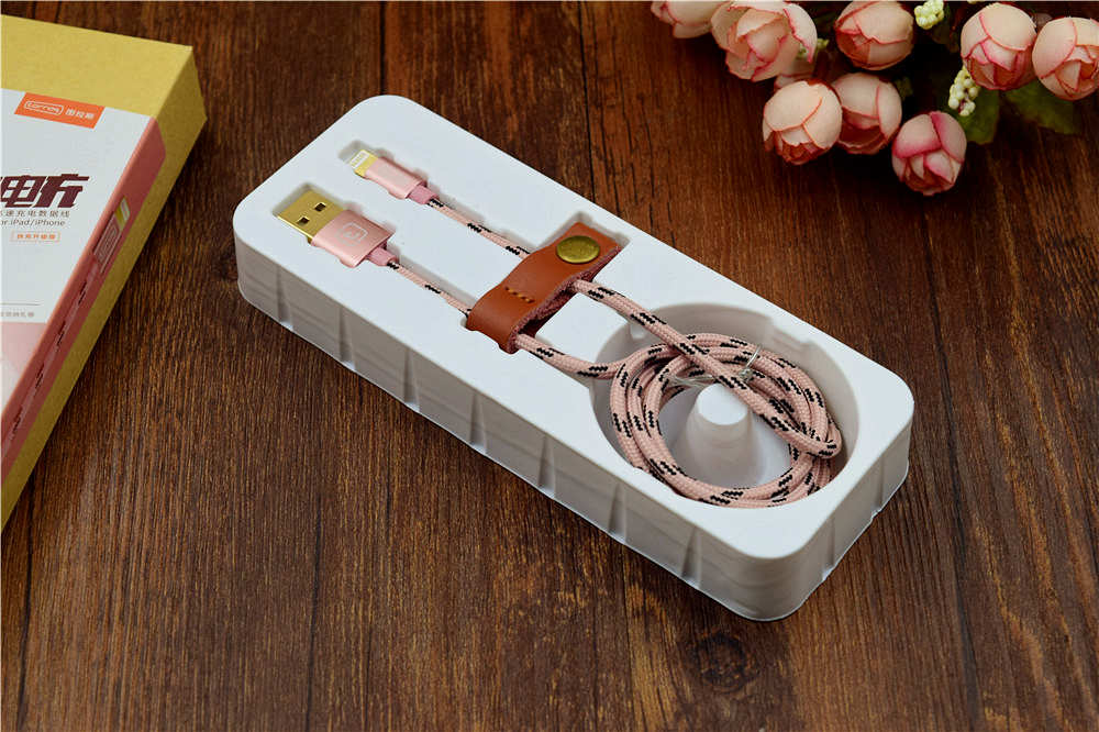 图拉斯磁吸充电宝iphone13实测,图拉斯充电120w快充线