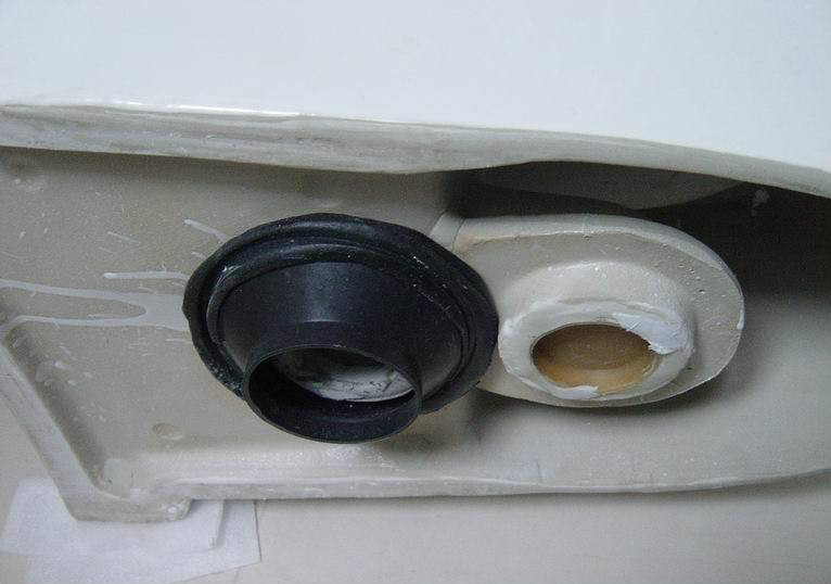 马桶怎样安装防止臭味反出,卫生间马桶反味严重简单解决方法