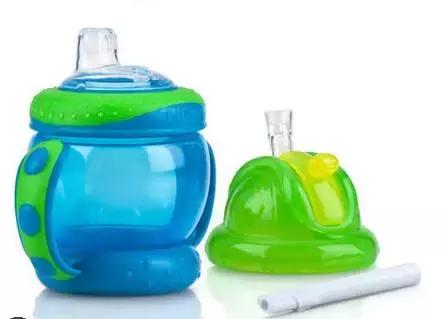 小孩选择什么饮水杯好用,儿童饮水杯怎么选
