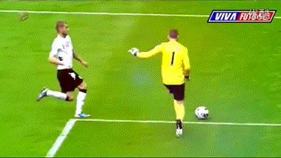 10大球星经典过人动作,那些帅到窒息的颜值