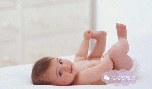 宝宝吐奶后又打嗝是怎么回事,宝宝又吐奶又打嗝怎么办