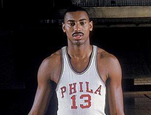 篮球皇帝张伯伦怎么死的,篮球皇帝张伯伦和拉塞尔