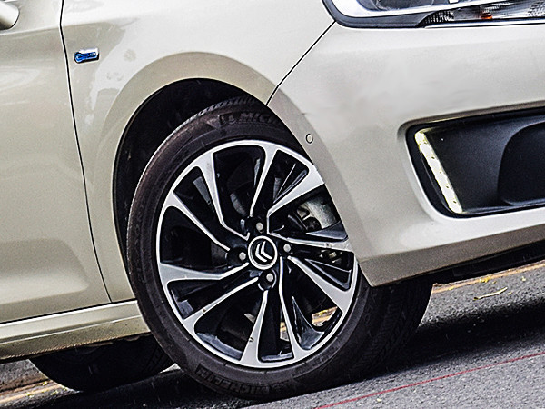 雪铁龙c4世嘉1.6l手动测评,雪铁龙c4世嘉1.6t测评