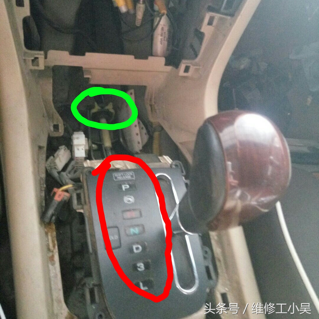 自动挡车挡杆拉到p挡还是显示d挡,自动挡挂挡时挡杆发紧