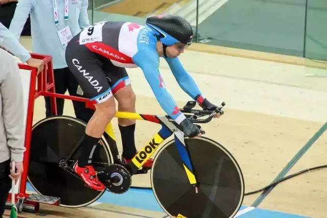 香港场地世界杯拾遗DIAO炸天连体骑行服巡礼