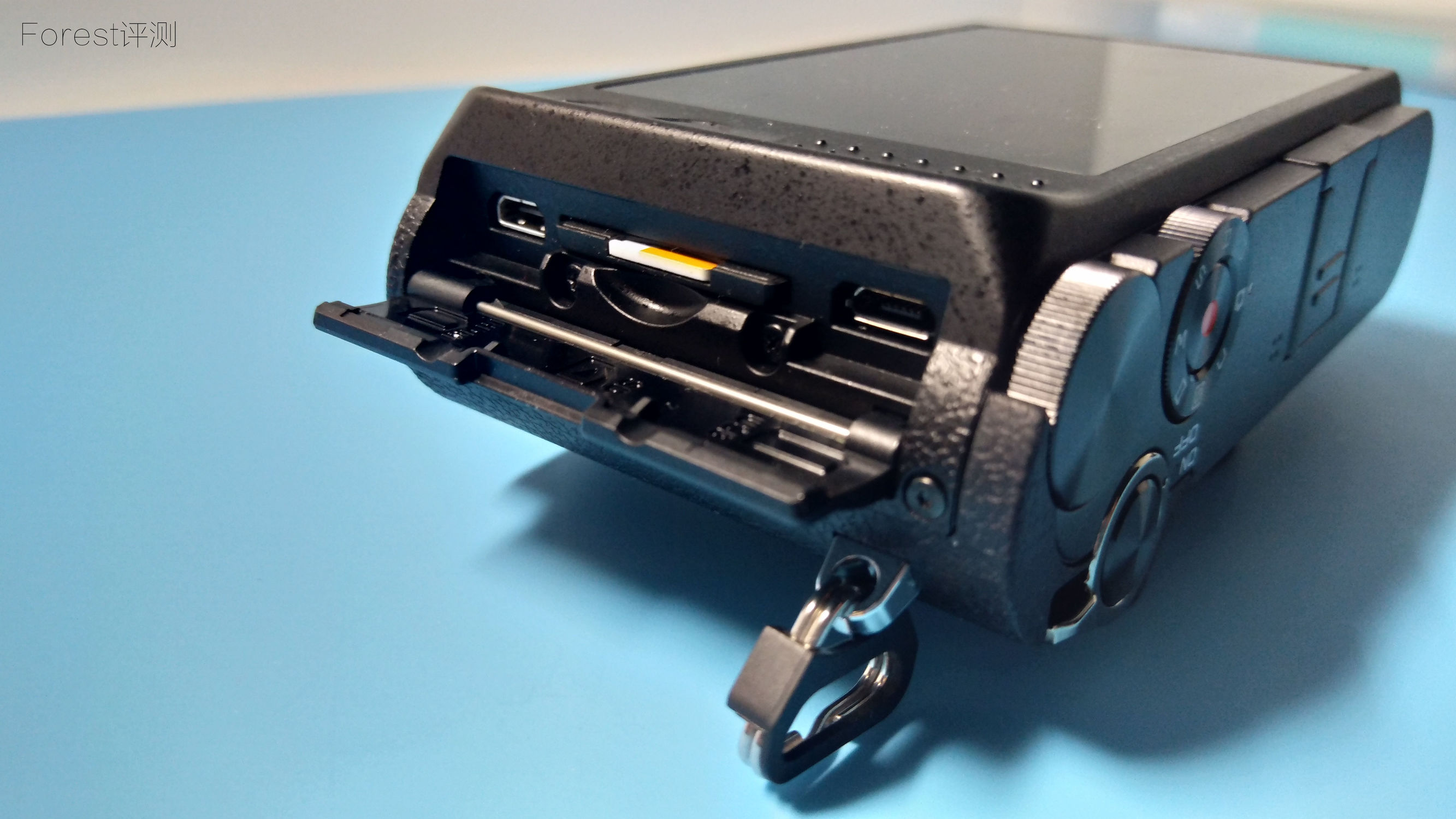 4k运动相机和小蚁微单哪个好,小蚁微单12-40镜头一般是拍什么