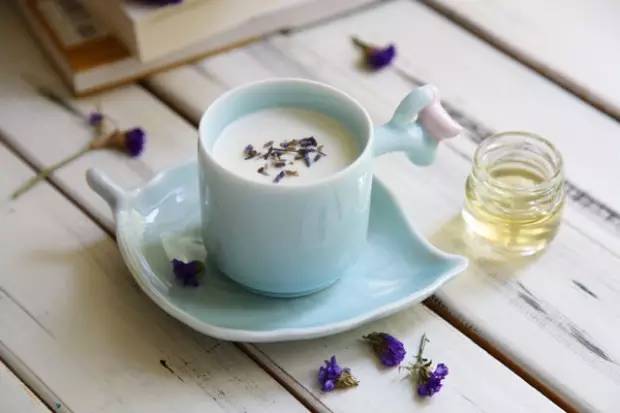 袋牛奶和盒子牛奶一样吗,牛奶包装盒和袋有什么区别