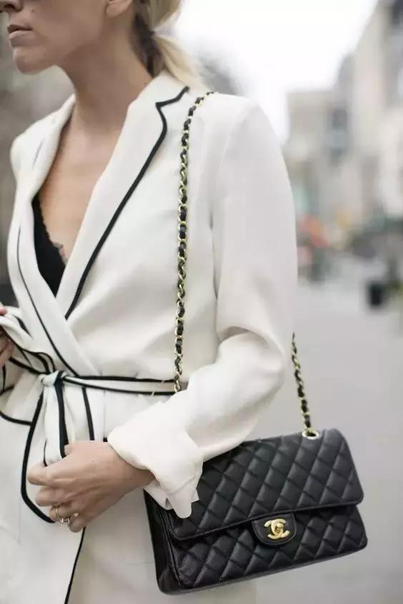 香奈儿购包圣经:经典款哪里买最便宜?