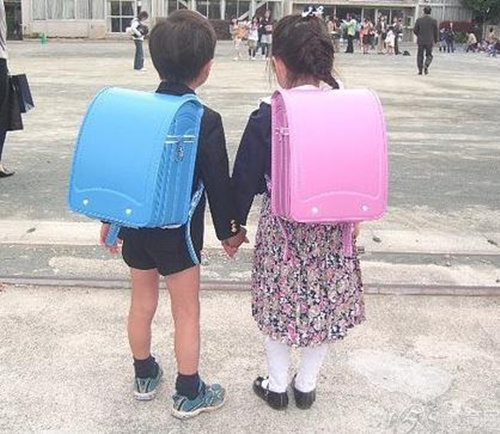 日本小孩的书包为什么那么贵,日本小学生的书包到底有多少钱