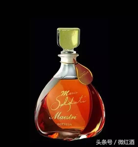 里皮06年夺冠时抽雪茄,里皮抽雪茄高举大力神杯