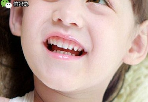 宝宝笑起来露牙龈是什么原因,6岁孩子露牙龈笑最简单改善方法