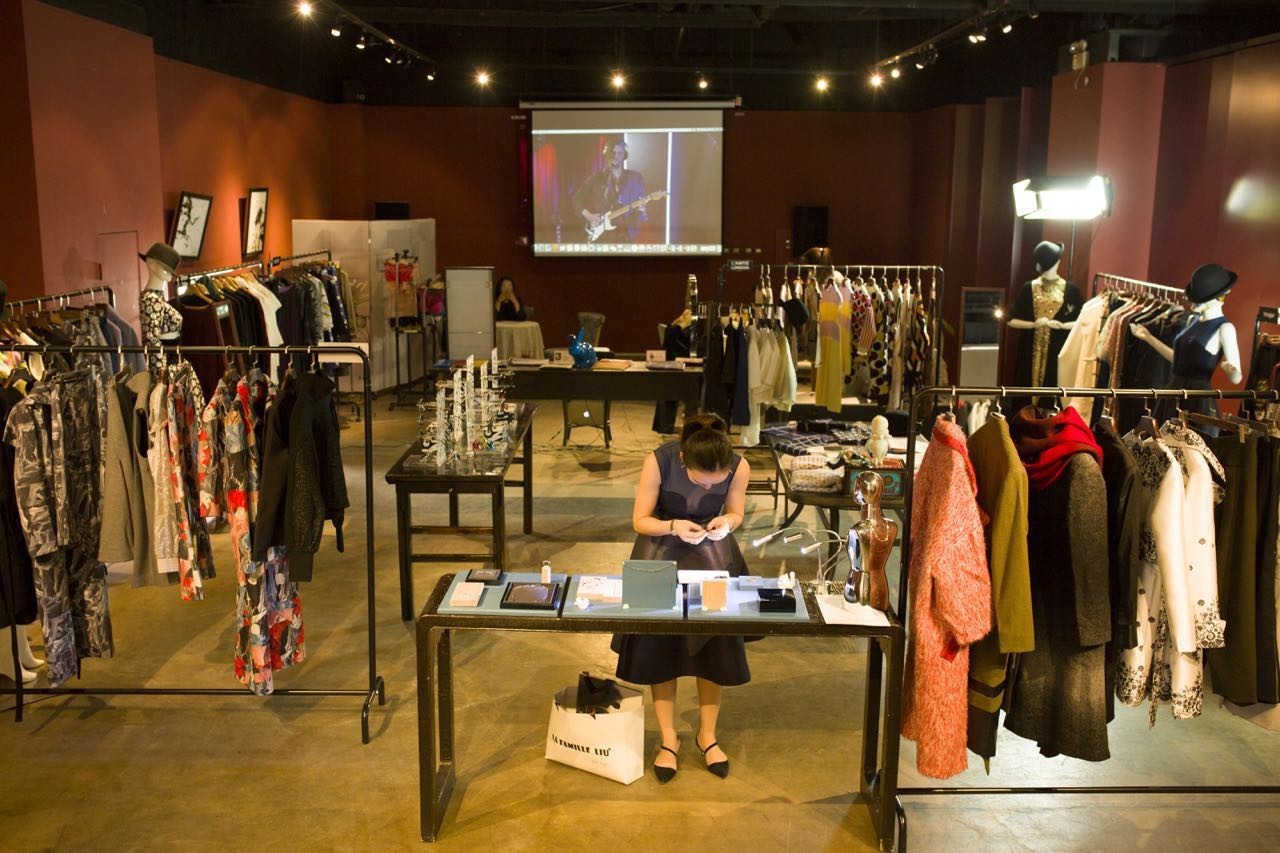 为了了解什么是好物,她3年时间把自己家所有家具摆设换了3遍