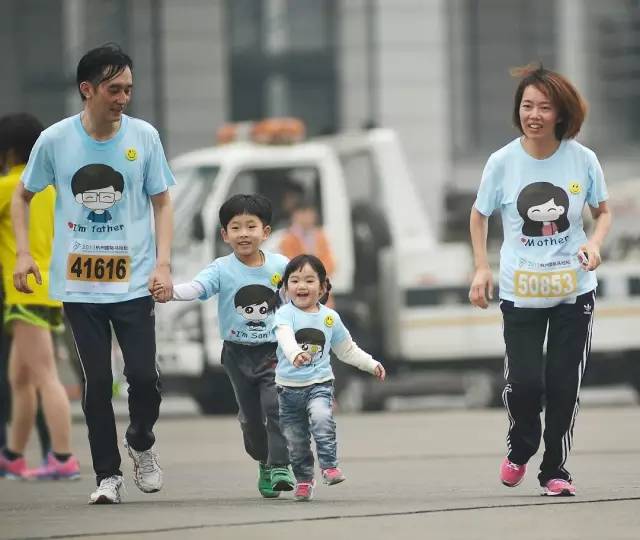 小微拼尽洪荒之力,全程记录杭马!杭州人30年前这样开跑