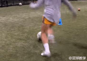 日本足球青训控球必练,足球怎么练习运球速度和控球稳定