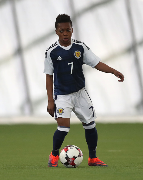 全球最火00后球员引巴萨曼联哄抢，耐克已准备好赞助合同？