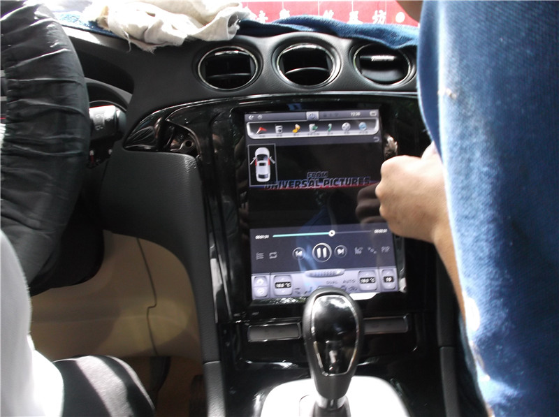 福特麦柯斯中控屏,福特麦柯斯仪表台拆解