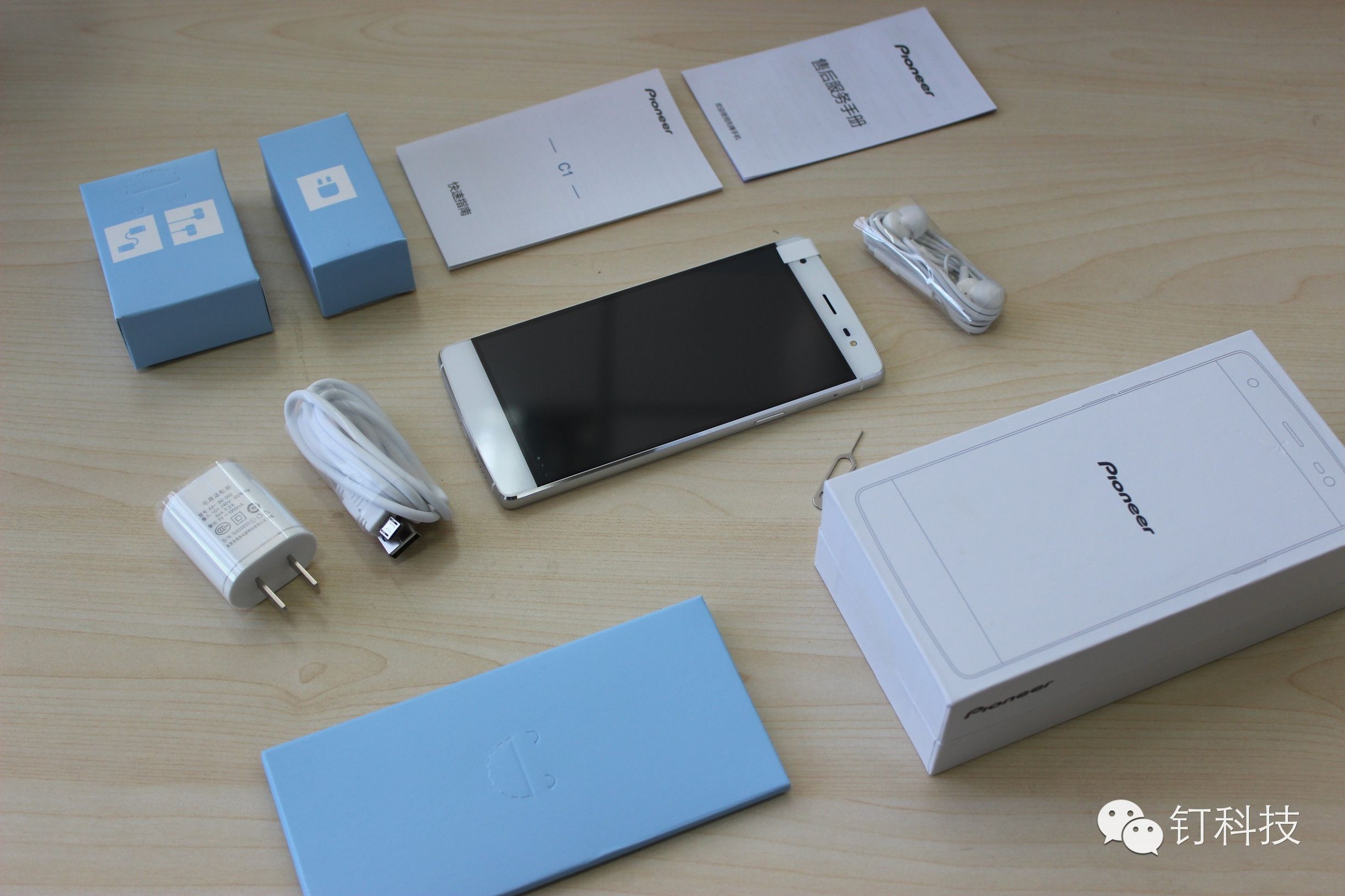 「钉科技评测」先锋C1：“高颜”手机如何助你“颜值爆表”？