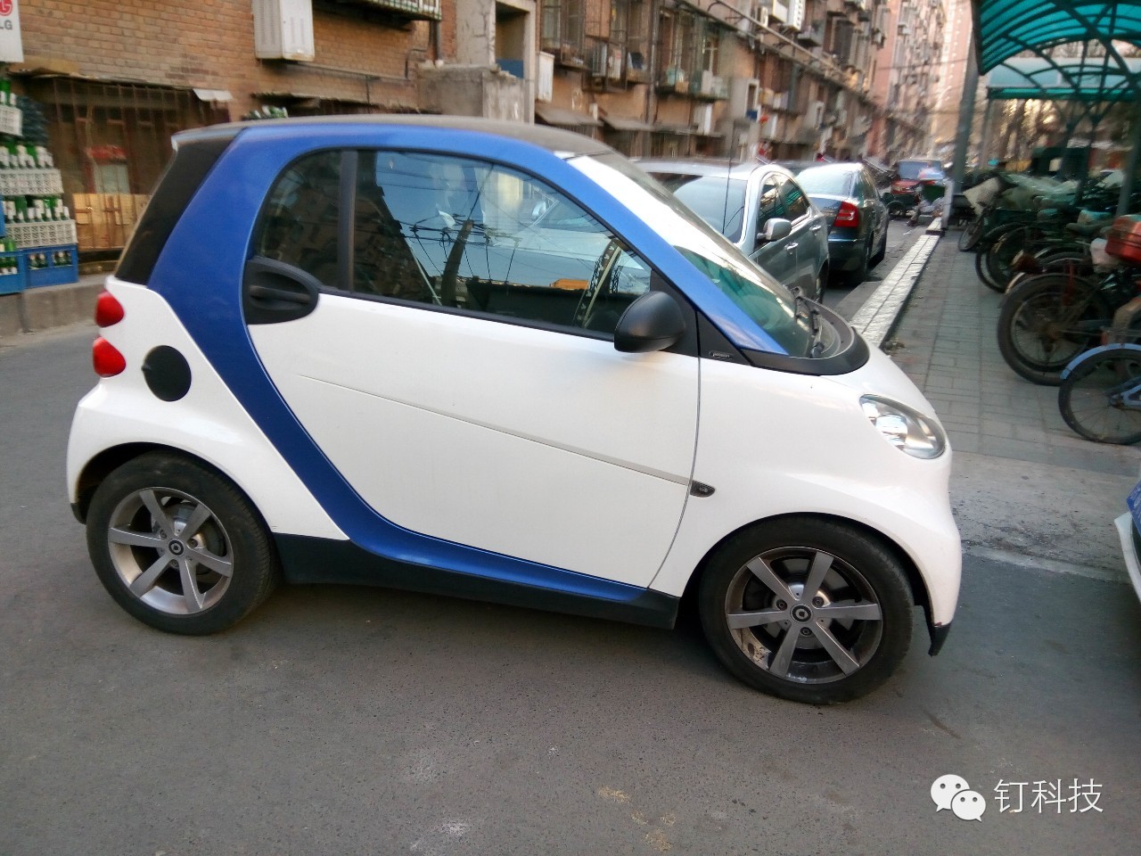 「钉科技评测」先锋C1：“高颜”手机如何助你“颜值爆表”？