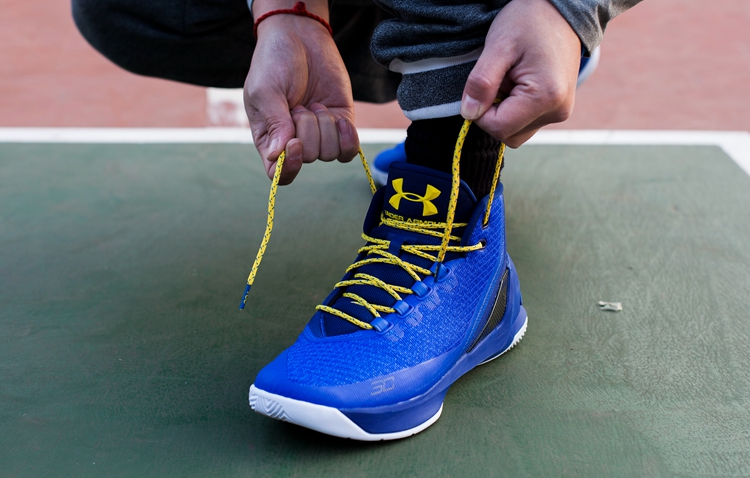 库里系列curry3,库里最强外场实战鞋