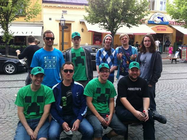 还敢骂人死胖子？身价89亿的程序员告诉你：胖，照样比你浪！