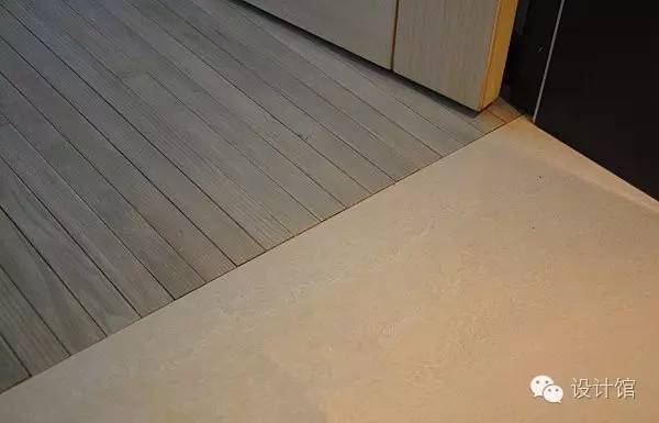 一边铺瓷砖一边铺地膜,一边贴砖一边填缝吗