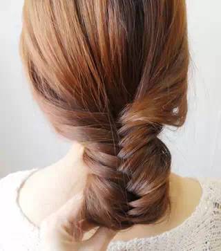 清新淑女半扎编发中分,时尚编发扎法简单又好看