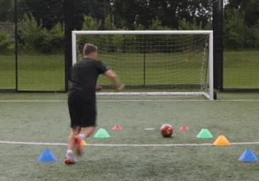 足球射门没有力量怎么办,足球射门力量