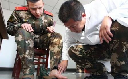 老军医可以治疗癣吗,喝热水真的包治百病吗