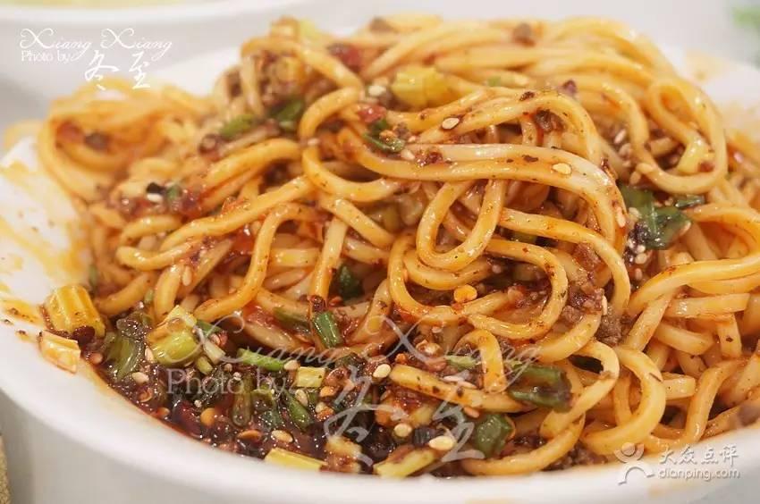 成都的一群面痴,拿出了他们珍藏的42碗好面,服不服吃了就知道