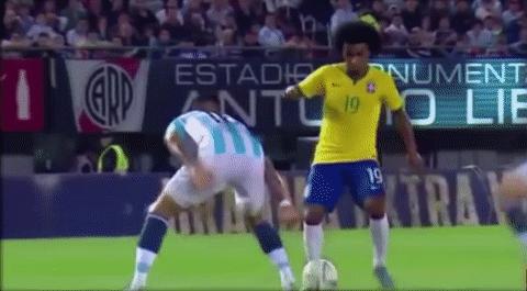 牛尾巴过人技巧,牛尾巴怎么过人