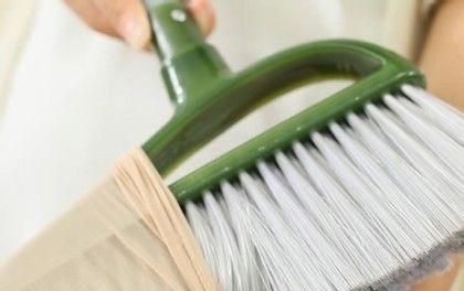一扫地就粘头发怎么办,扫地头发粘扫把上怎么办