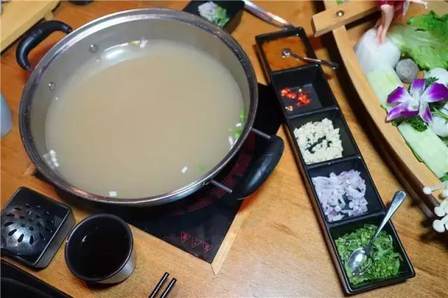 22蚊！足料进口牛肉云吞面超多料！还有重量级进口牛肉船上岸！