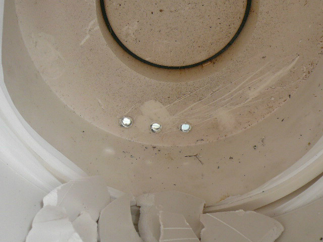 大叔用pvc管在阳台种菜7年,江苏人巧用pvc管阳台种菜