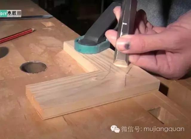 不一样的榫卯,一个能拼接,也能加固木板的蝴蝶榫