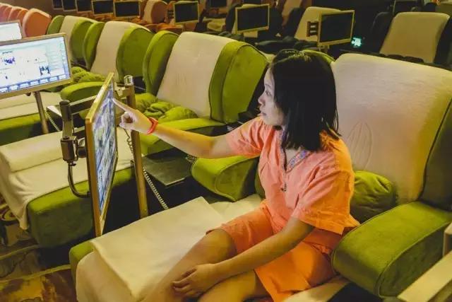 泉州泡温泉看电影自助餐厅一体,泉州水疗自助餐