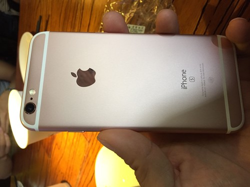 想知道大家现在用什么手机,大家都喜欢用什么手机