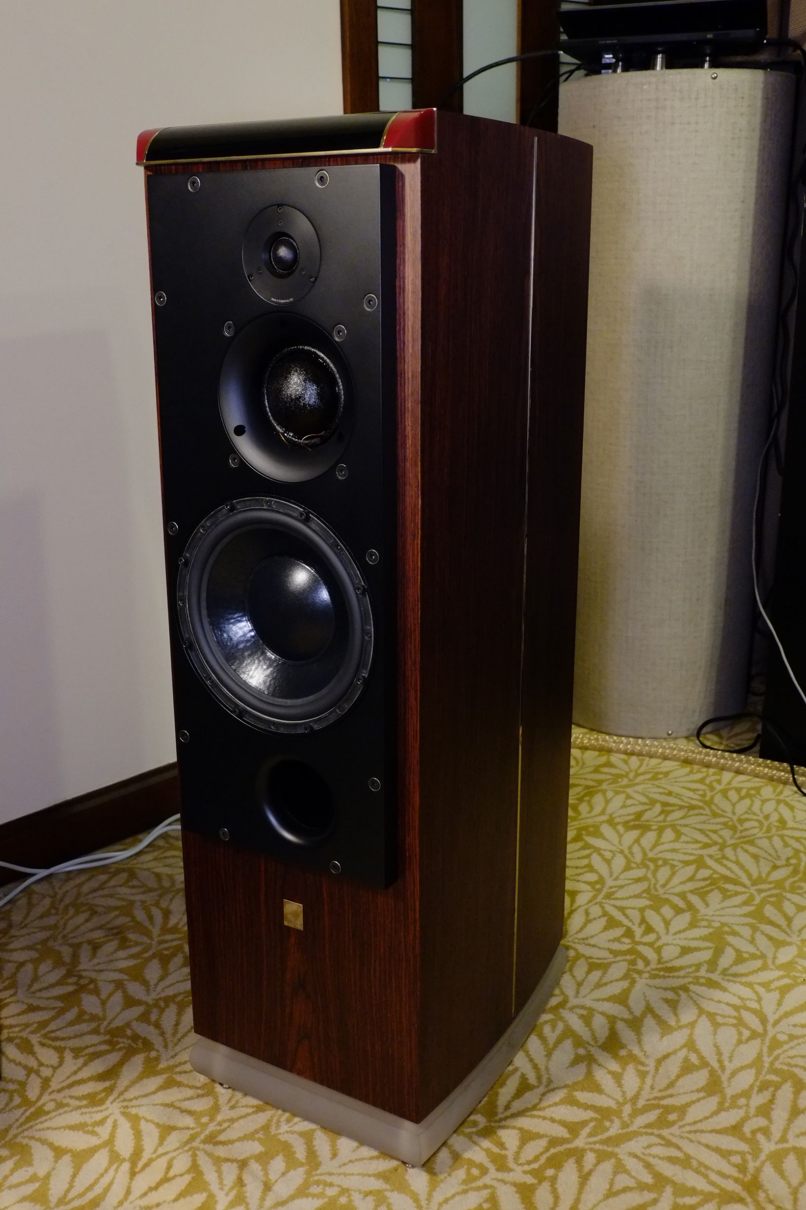 世界顶级音响博览会,世界顶级汽车音响展