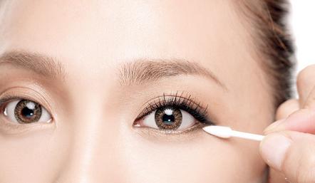 油性皮肤最爱脱妆像大花脸,2个不脱妆的小妙招收好喽