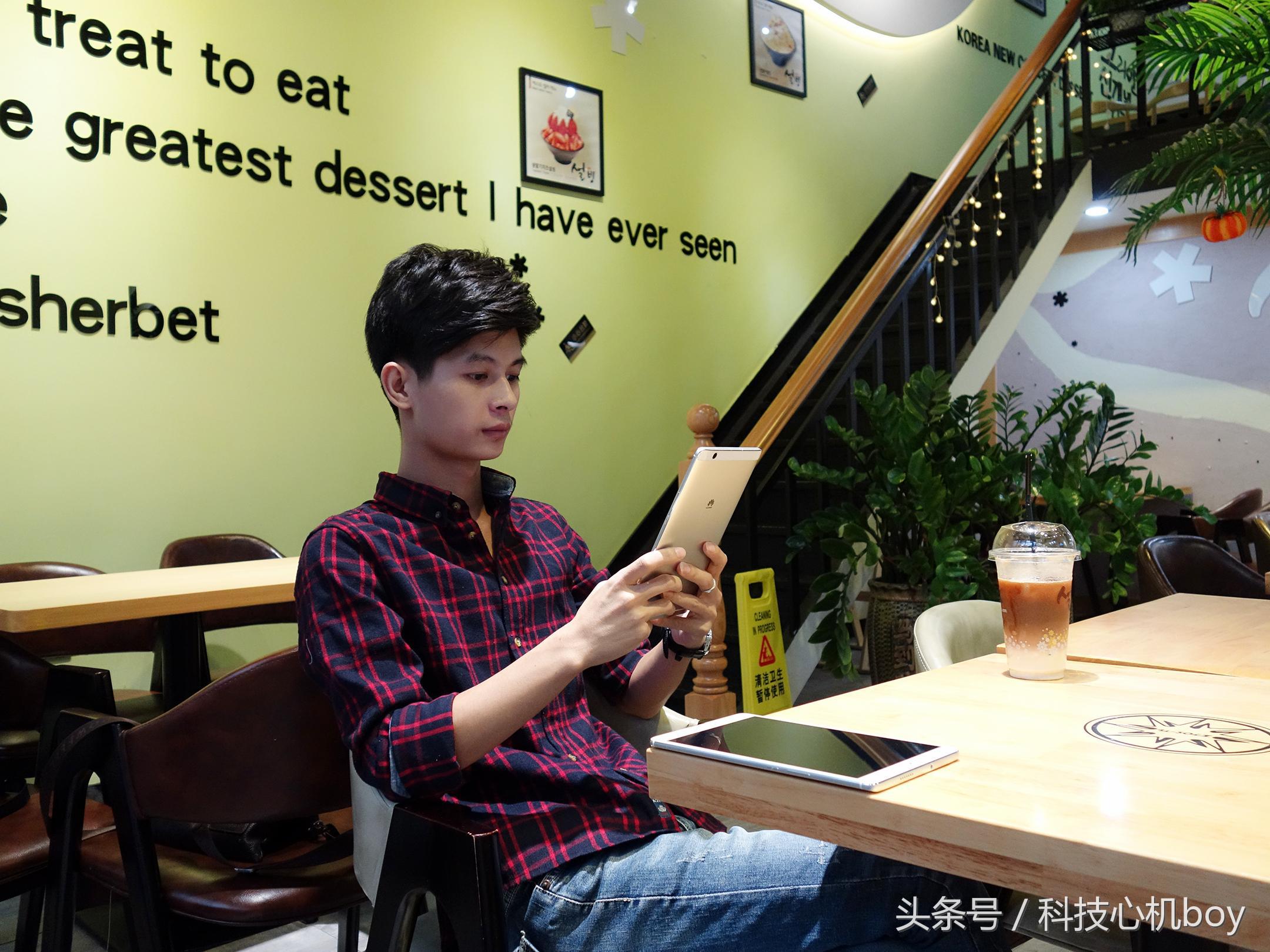 华为nova8pro和荣耀m3哪个好,华为mate40e和荣耀m3选哪个