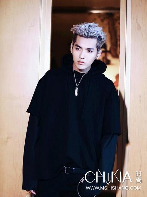 李小璐粉红色卫衣,李小璐卫衣穿搭