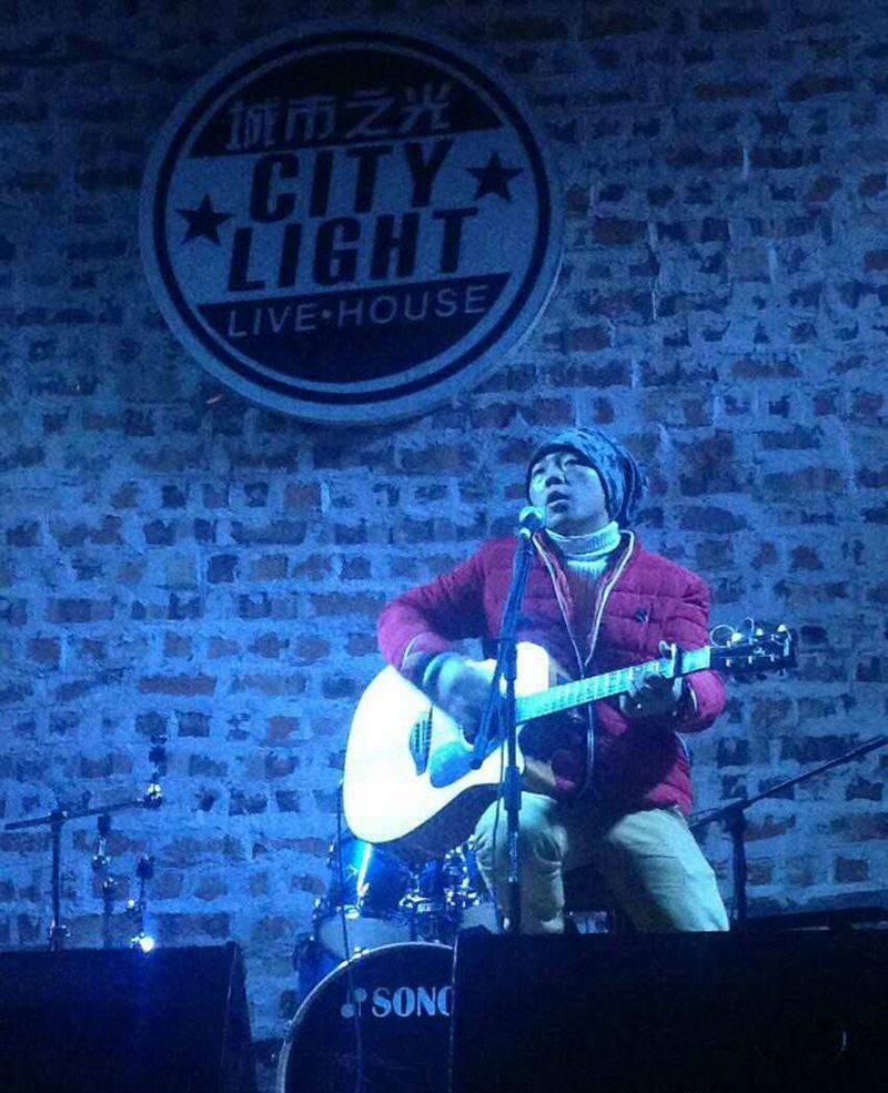 他是一只孤独的狼表达了什么,他是一匹狼