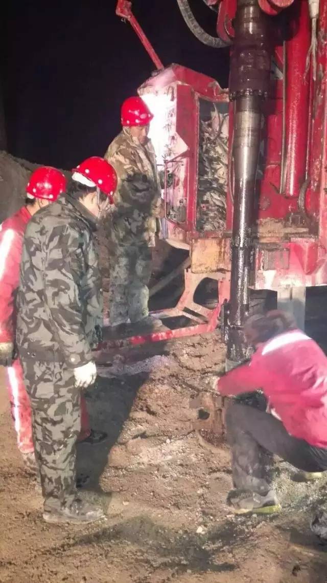 11名矿工平安升井图片,直击获救矿工升井画面