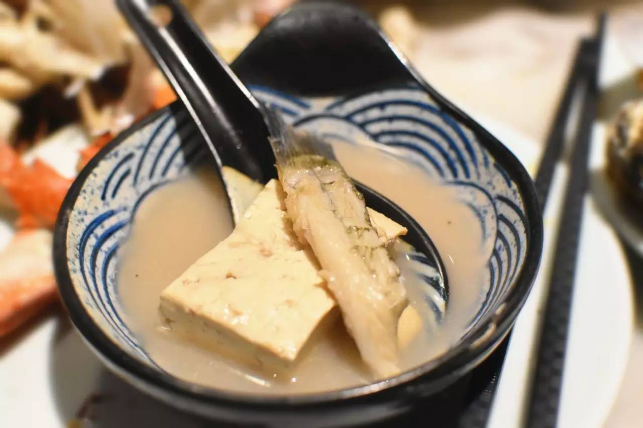 不得了！曾经征服过普京大大的美食，轰动了整条香港路！