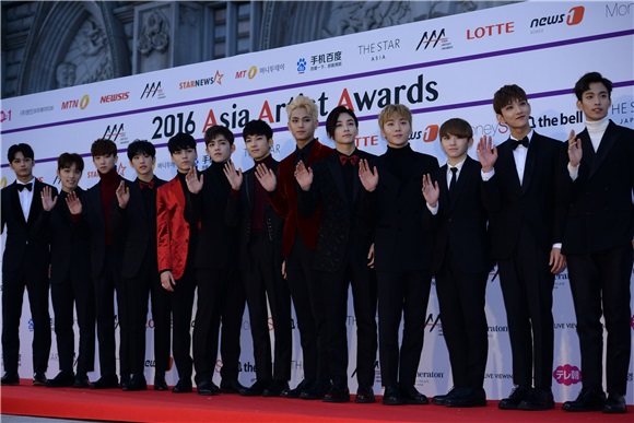 防弹和exo颁奖典礼,yes首尔出席活动视频