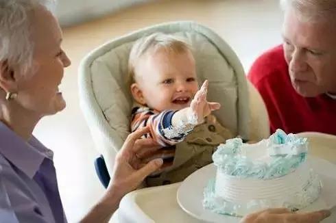 老人宠孩子多了会怎么样,老人宠孩子的教育方法