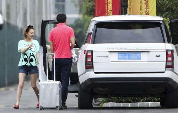 国足换了哪些车,国足队员进部队